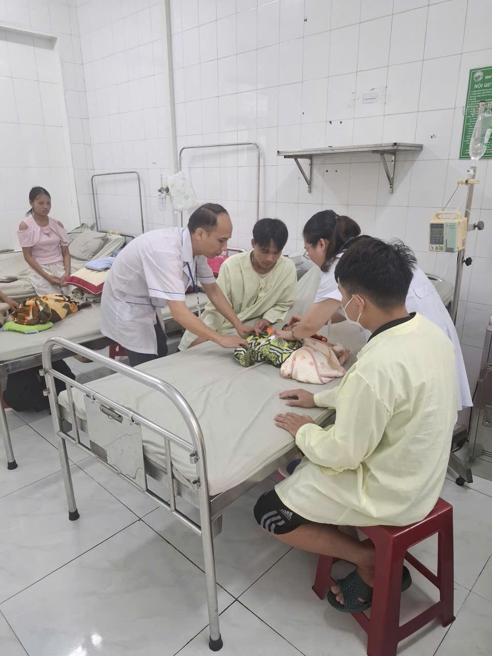 Hình ảnh tin tức PHÉP MÀU TỪ SỰ ÔM ẤP TÌNH THÂN: CHÀO TẠM BIỆT "THIÊN THẦN TÝ HON" XUẤT VIỆN KHỎE MẠNH!
