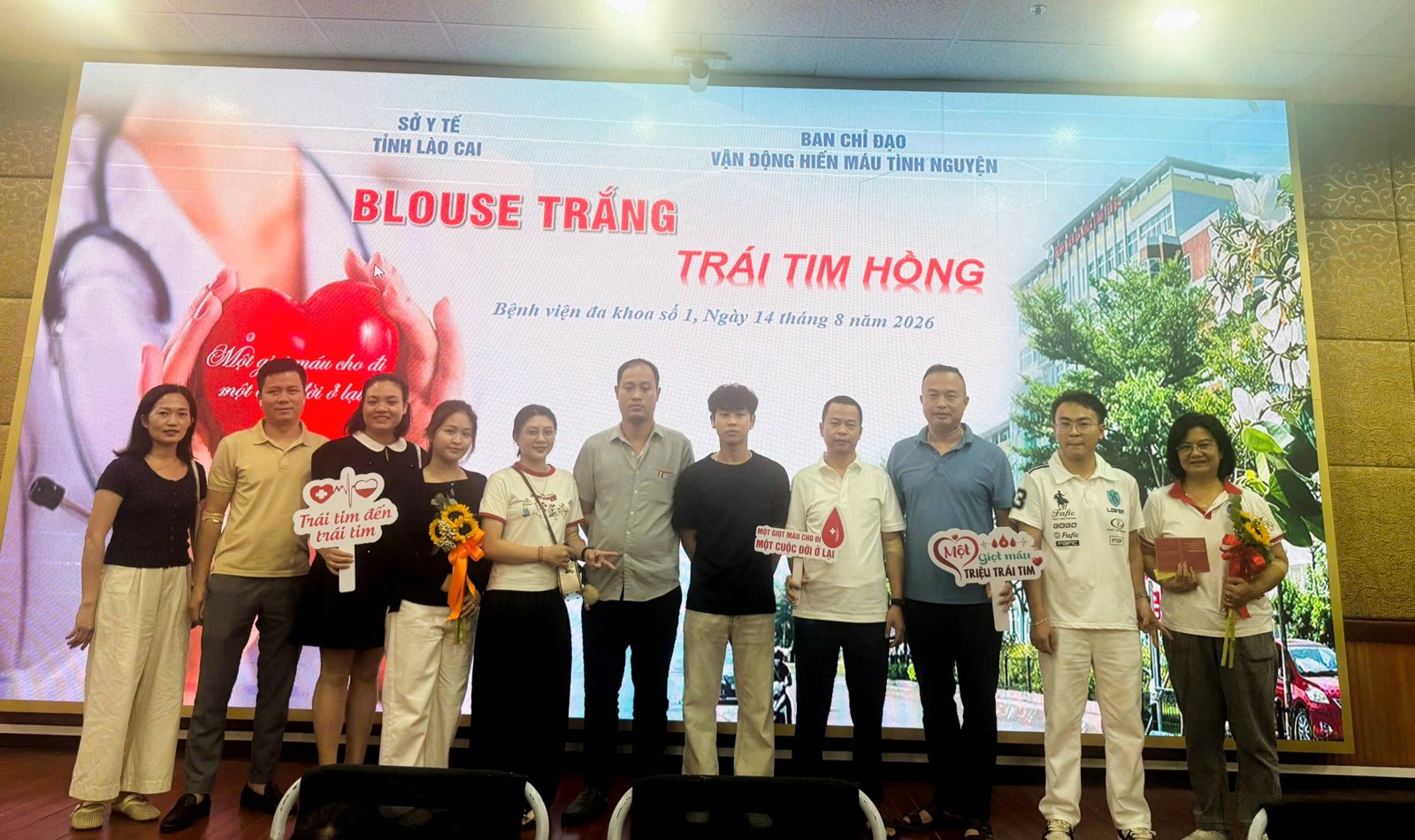 Hình ảnh tin tức Blouse Trắng - Trái Tim Hồng: Cán Bộ Y Tế Bệnh Viện Đa Khoa Số 3 Lào Cai Hiến Máu Cứu Người