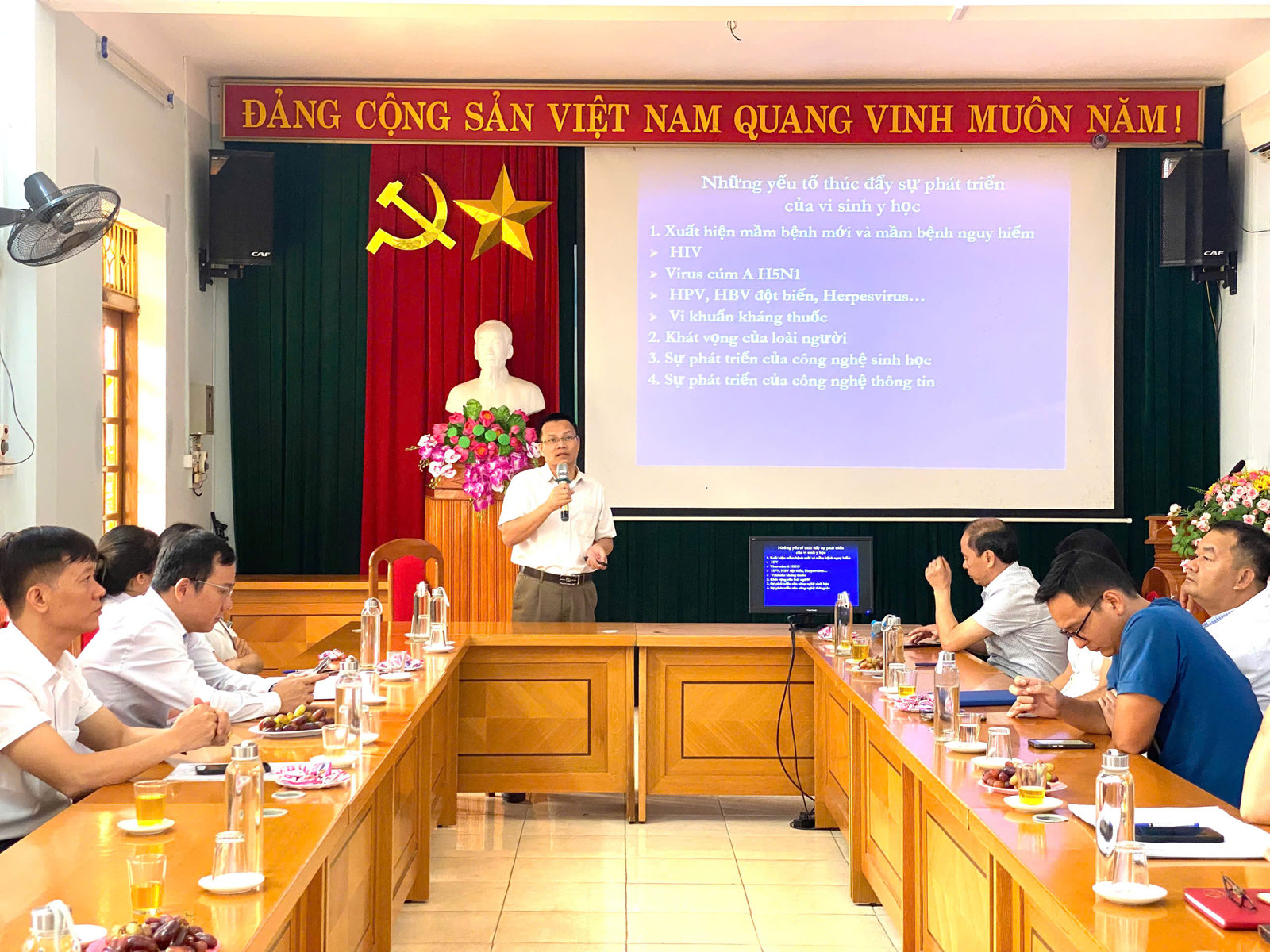 Hình ảnh tin tức Bệnh viện Đa khoa số 3 tỉnh Lào Cai và Bệnh viện Nhiệt đới Trung ương đã tổ chức Hội thảo khoa học chuyên ngành Xét nghiệm.