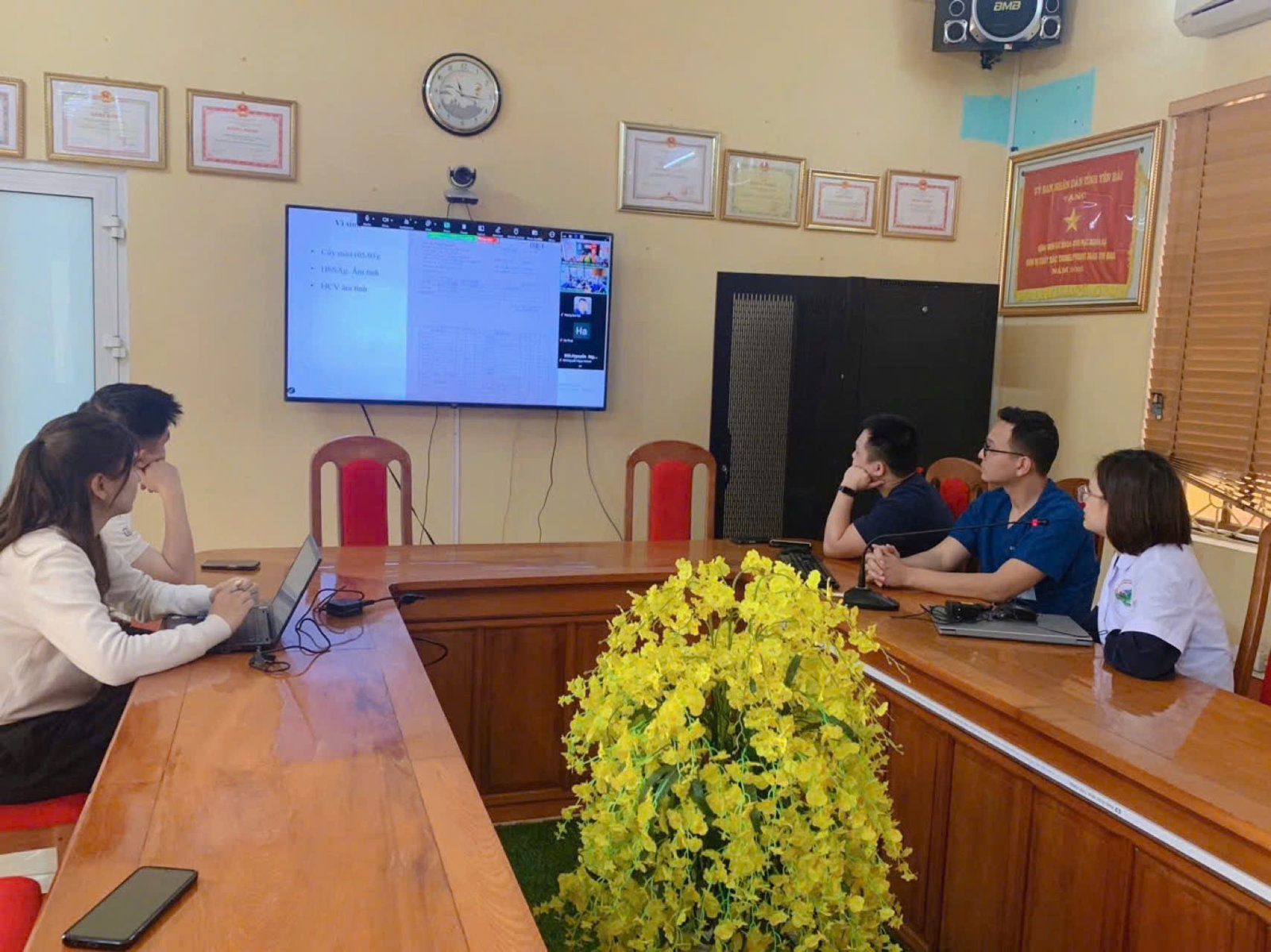 Hình ảnh tin tức HỘI CHẨN TRỰC TUYẾN VỚI BỆNH VIỆN ĐẠI HỌC Y HÀ NỘI  